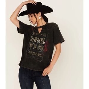 Idyllwind Ride ‘Em Cowgirl Short Sleeve Graphic Tee Women’s Size Large